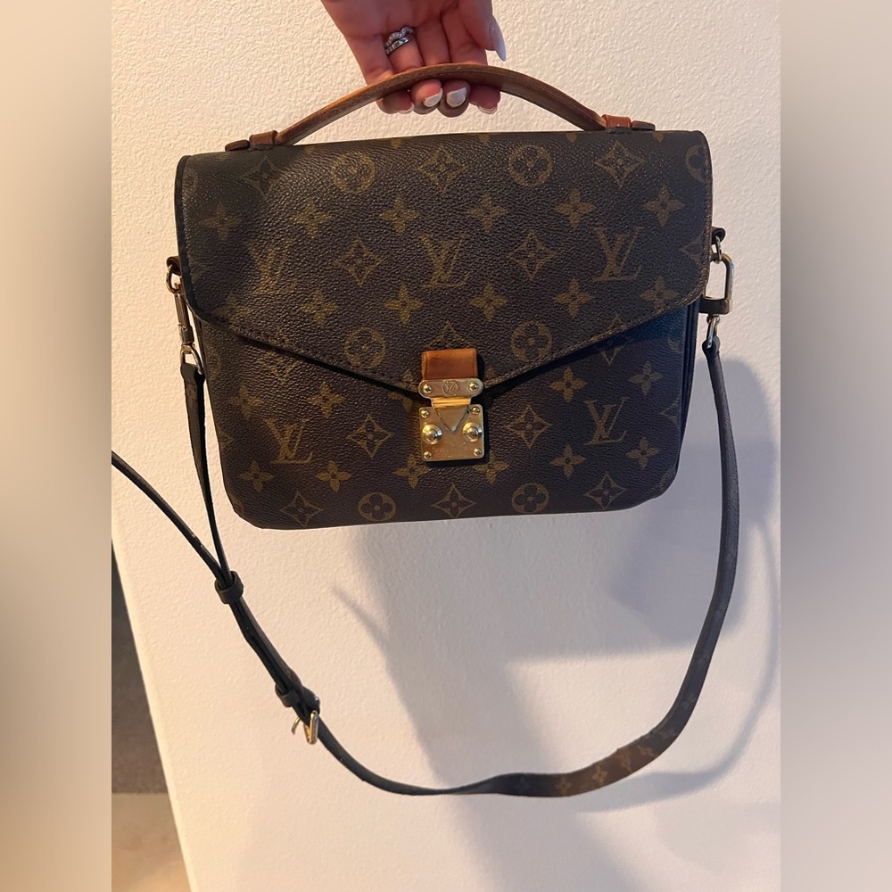 Louis Vuitton Pochette Métis Monogram